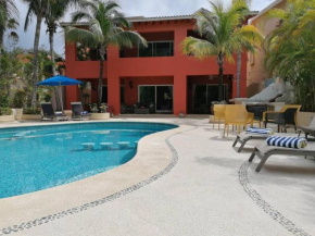 5 BD Luxury Villa with Large Pool & Minutes from Beach